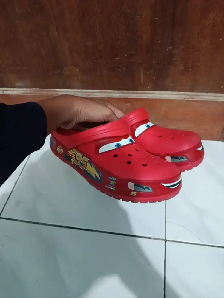 DIJUAL SENDAL CROSC TEMA MECQUEEN