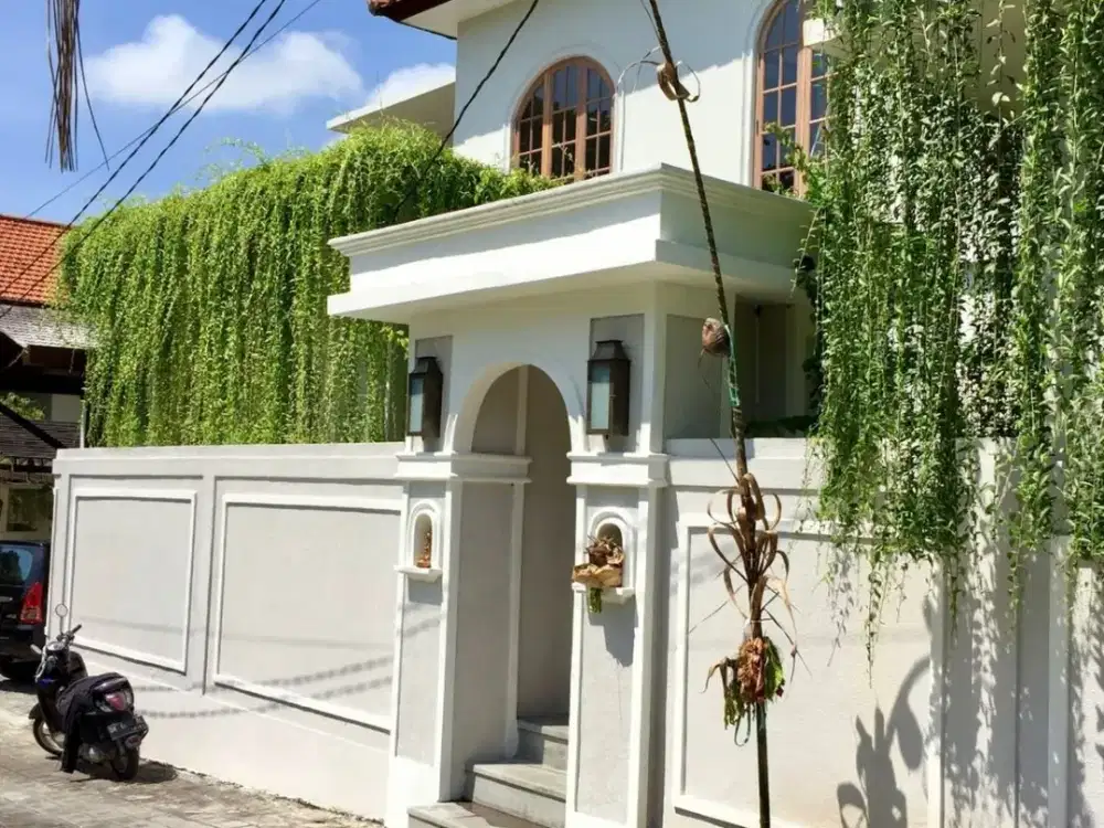 DIJUAL VILLA HAK MILIK BERGAYA FRENCH COLONIAL DI CANGGU