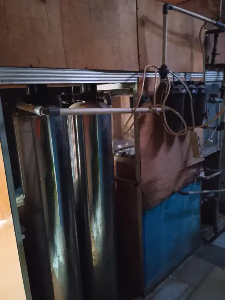 Di jual depot air minum isi ulang kondisi apa adanya