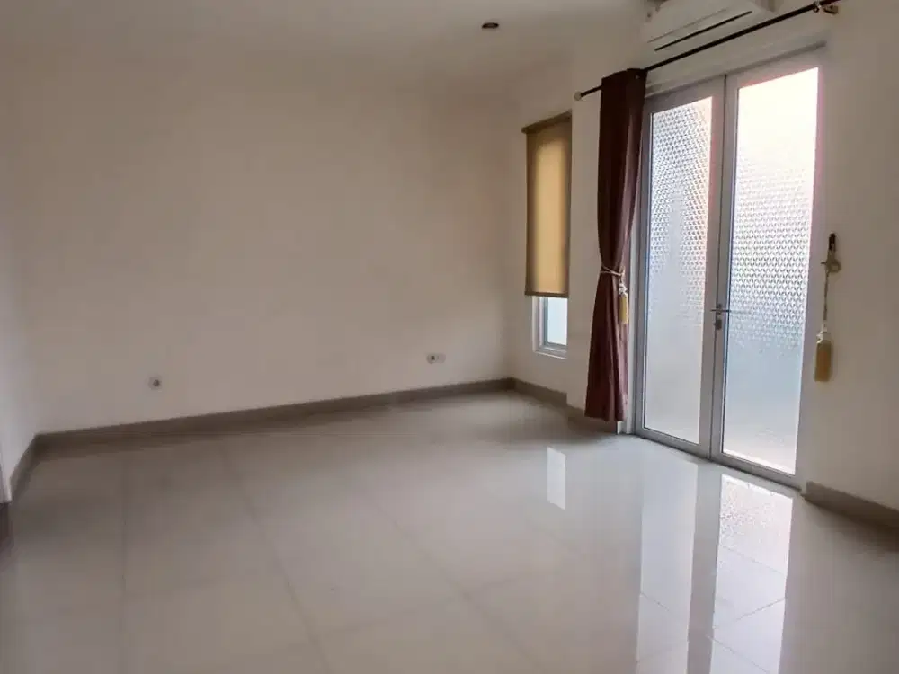 Dijual/Disewakan Rumah Semi Furnish Dekat Kawasan Kuliner Gading Serpong Cluster Elista Village