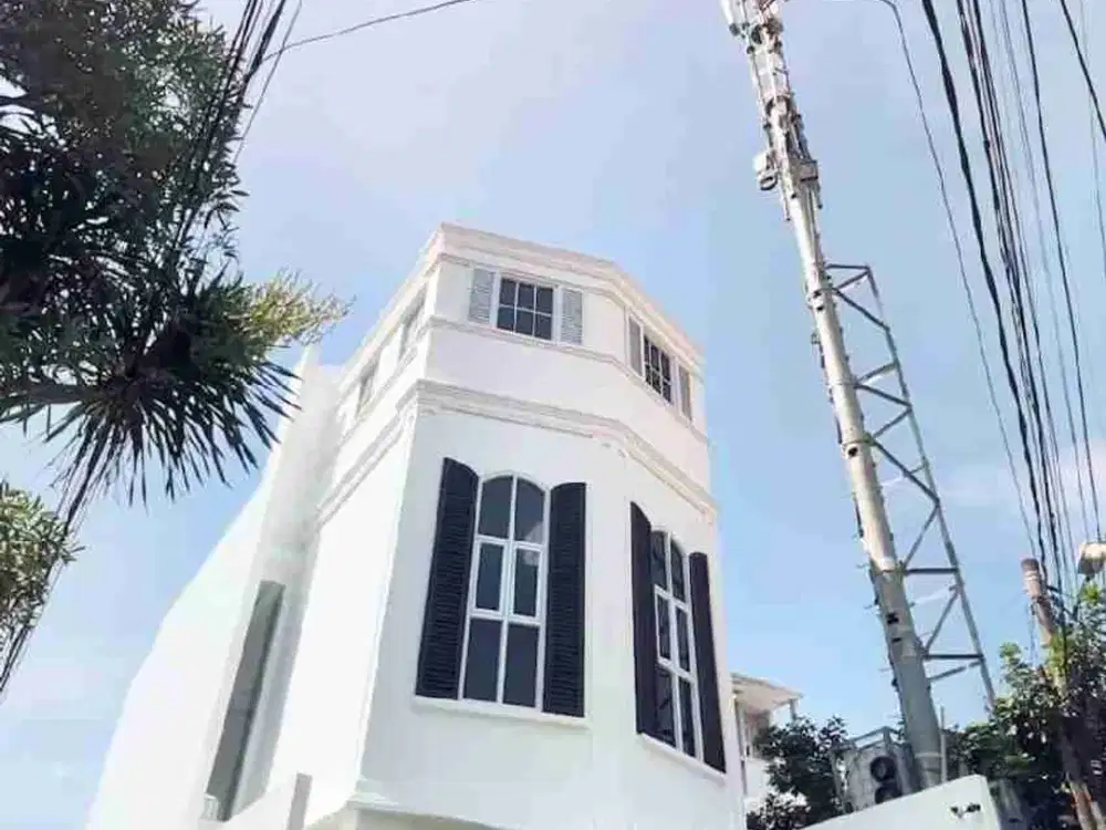 Jual Rumah Baru Modern Lokasi Premium di Kemang Jakarta Selatan