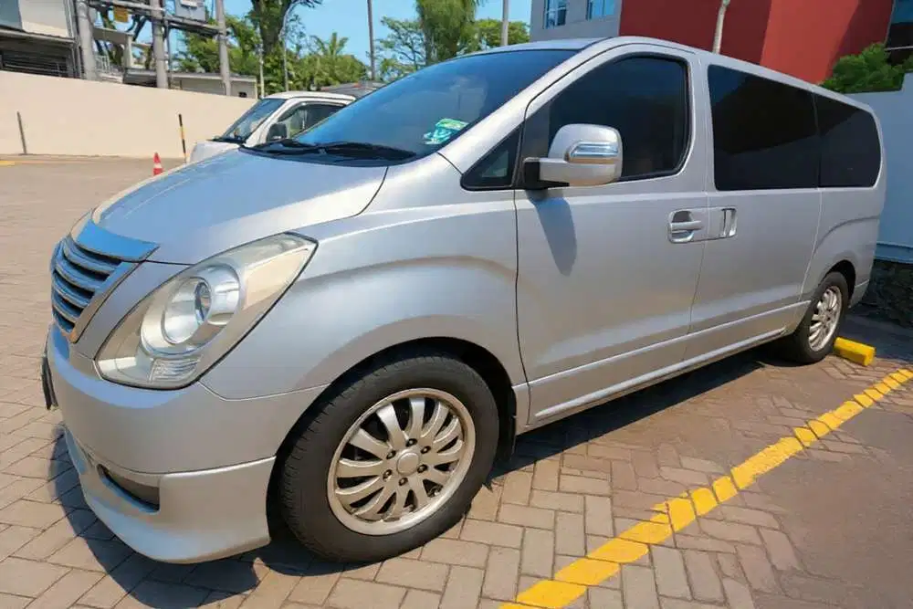 Hyundai H-1 XG 2.4 Bensin 2011/2012 , 9 Seater ,Siap Pakai Malang Kota