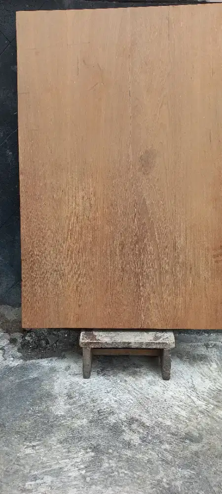 Papan kayu jati kuno utuhan