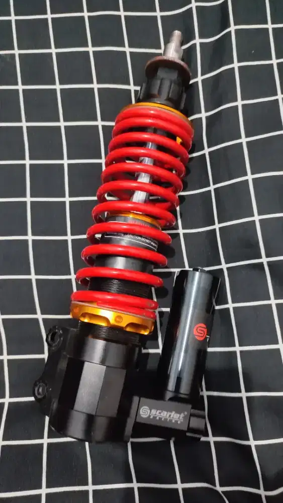 Shock Depan Tabung Vespa merk Scarlet