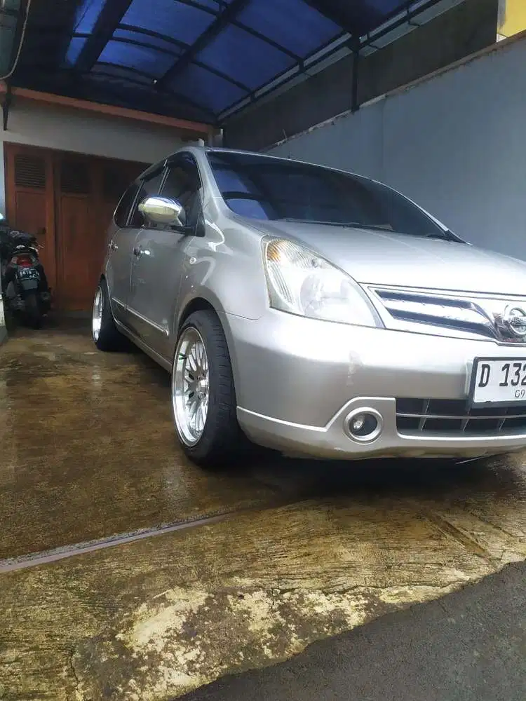 Nissan Grand livina 2012 Bensin