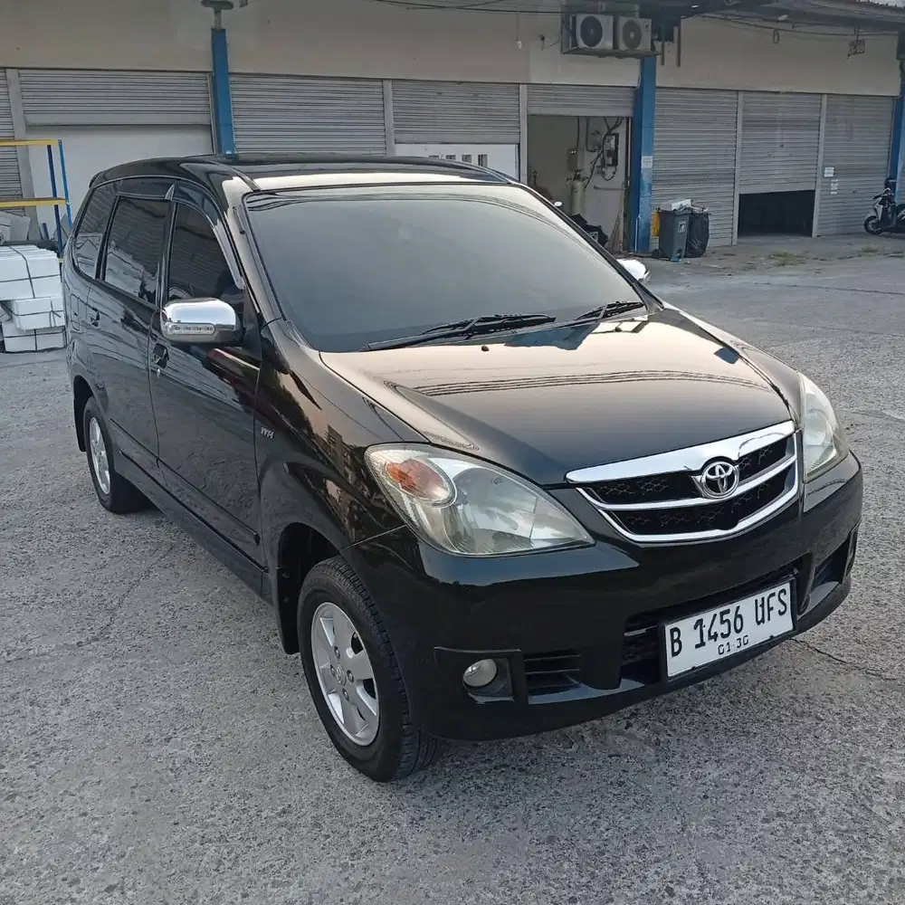 Toyota Avanza 1.3 G AT - Hitam Metalik