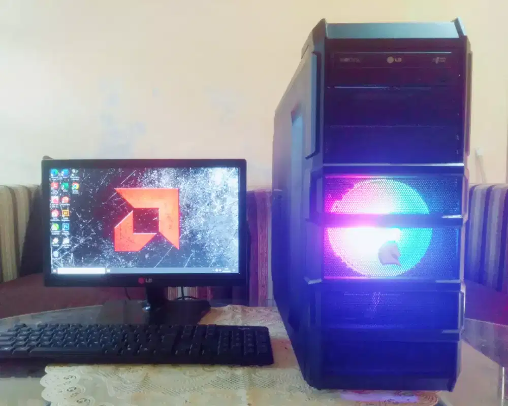Komputer core i7 satu set