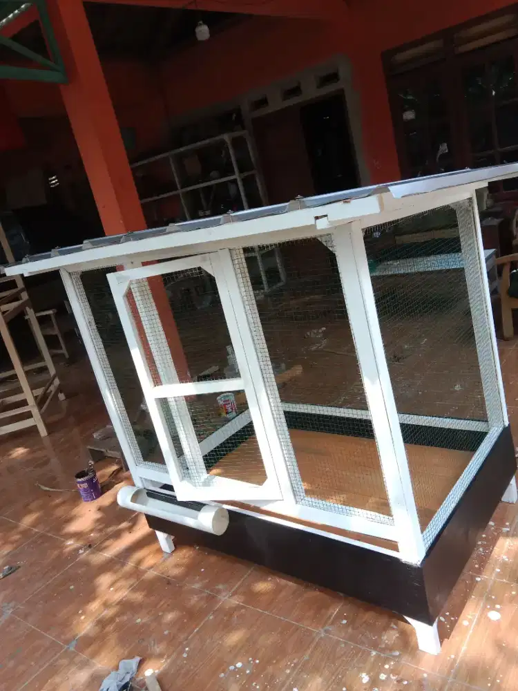 Kandang ayam kayu