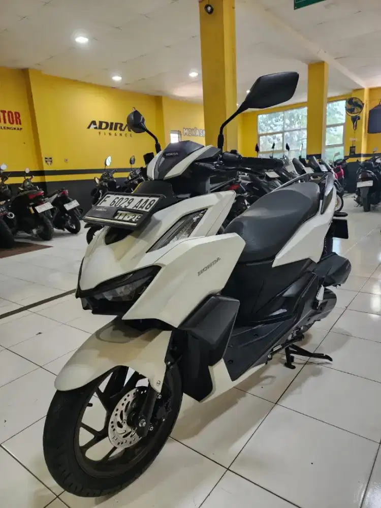 VARIO 160 CBS TAHUN 2023,PUTIH DOP