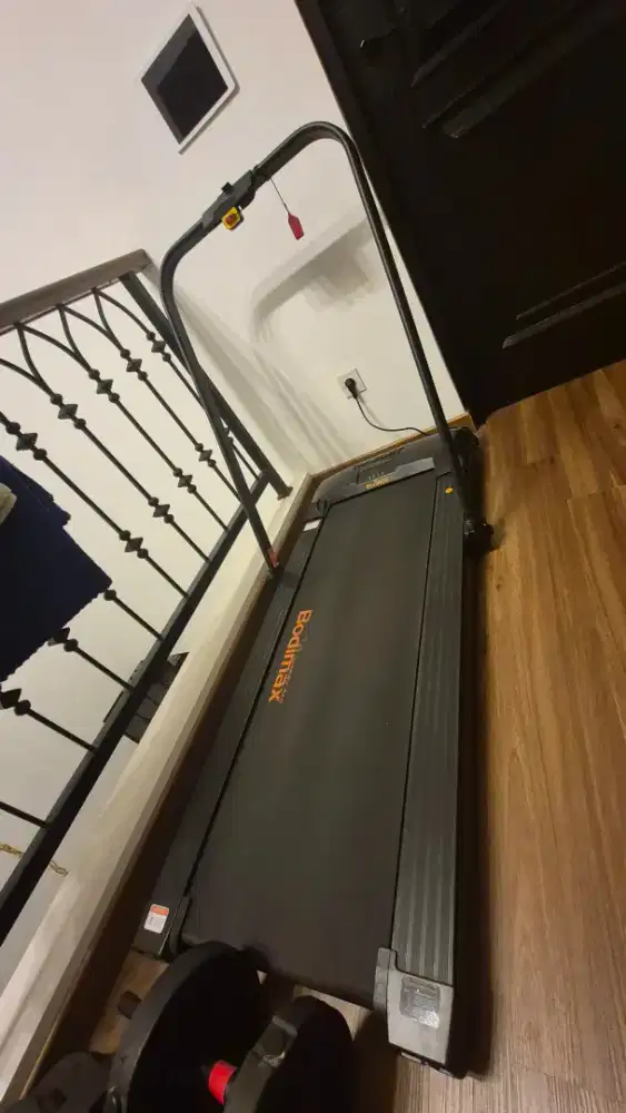 DIJUAL TREADMILL BODIMAX RUNNING PAD / TREADMILL 2IN1