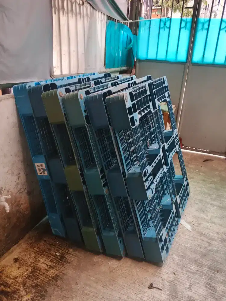 Palet pelastik bekas