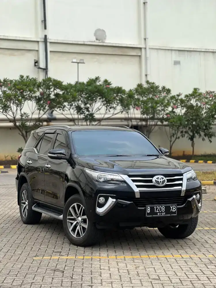 Fortuner VRZ 2.4 AT 2016 Hitam