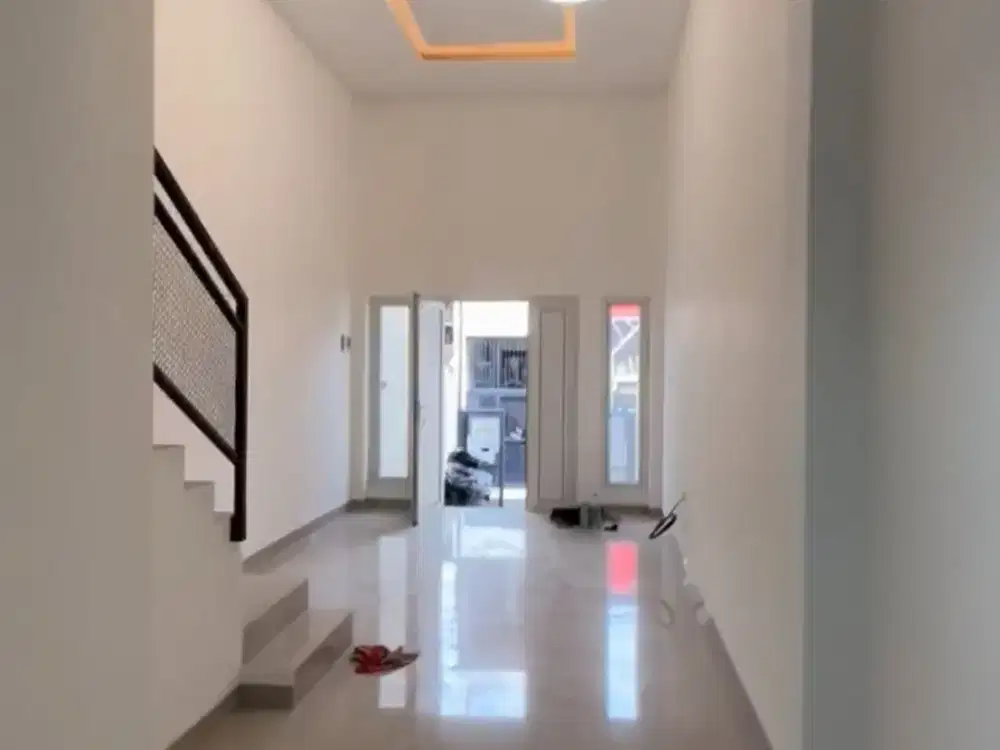 Rumah Baru 3 Lantai di Grogol Petamburan