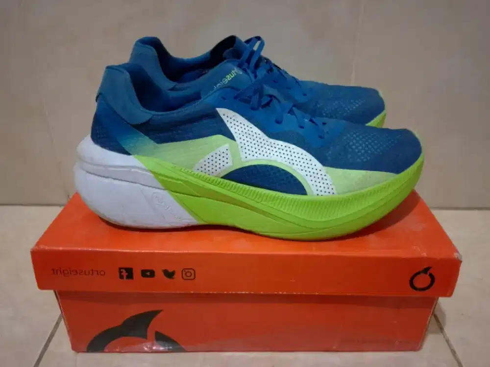 Sepatu Running Lari