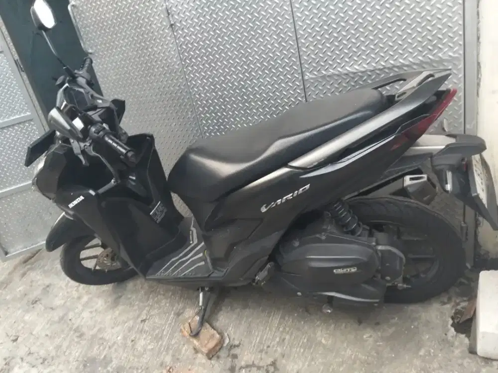 Di jual Honda Vario 125 cbs iss 2022 pajak panjang