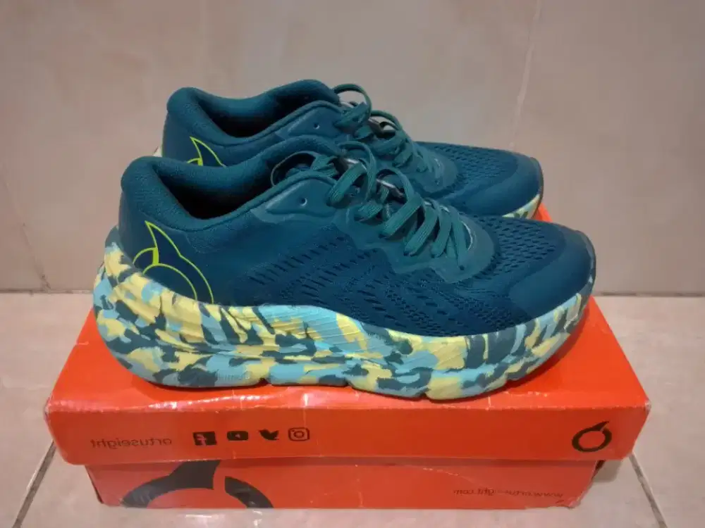 Sepatu Running Lari