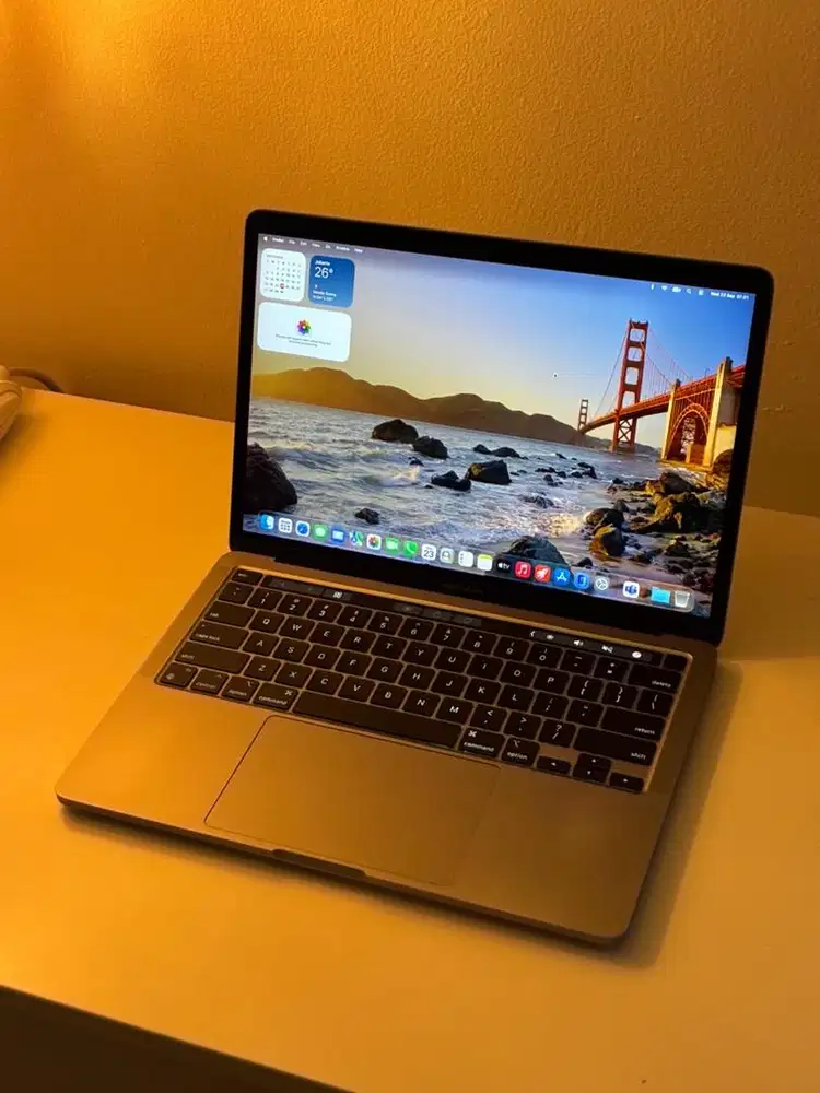 MacBook Pro 2022 M2 13 inch 8/256