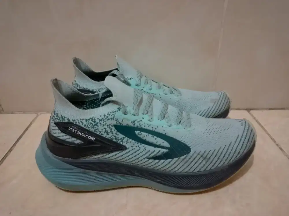 Sepatu Running Lari