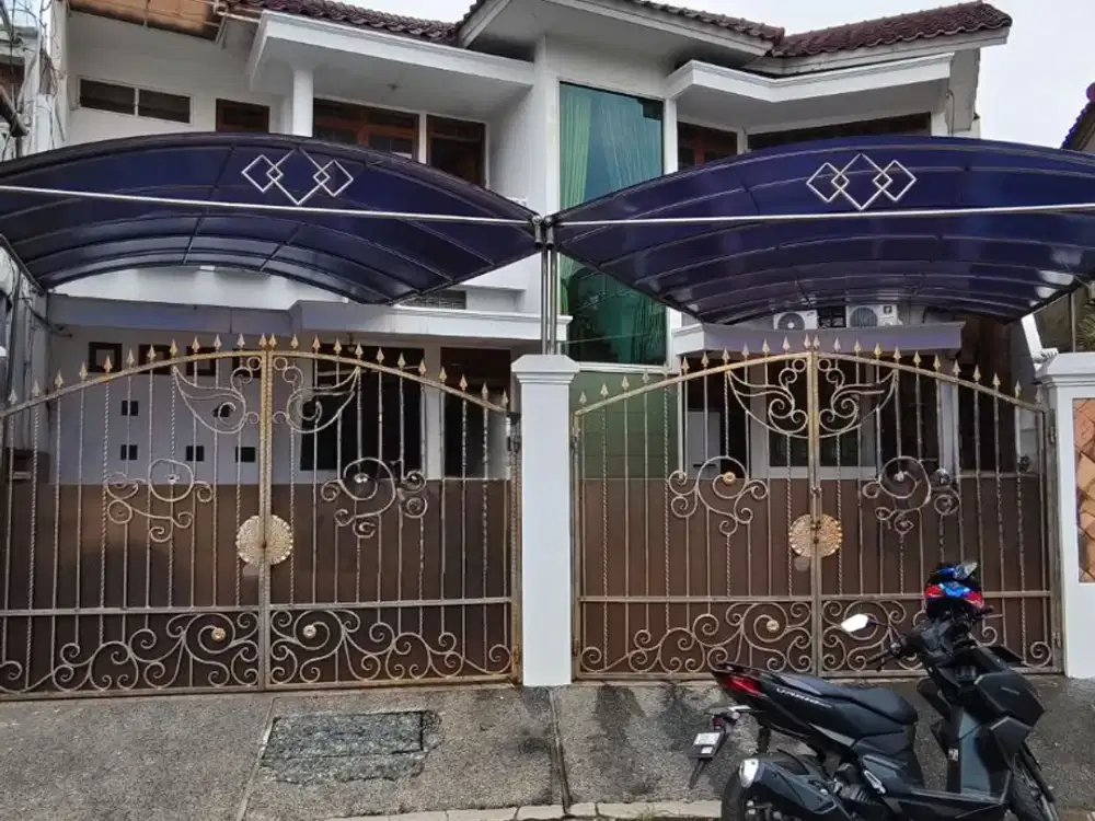 Rumah 2 Lantai Bersih dan Terawat di Citra Garden 2