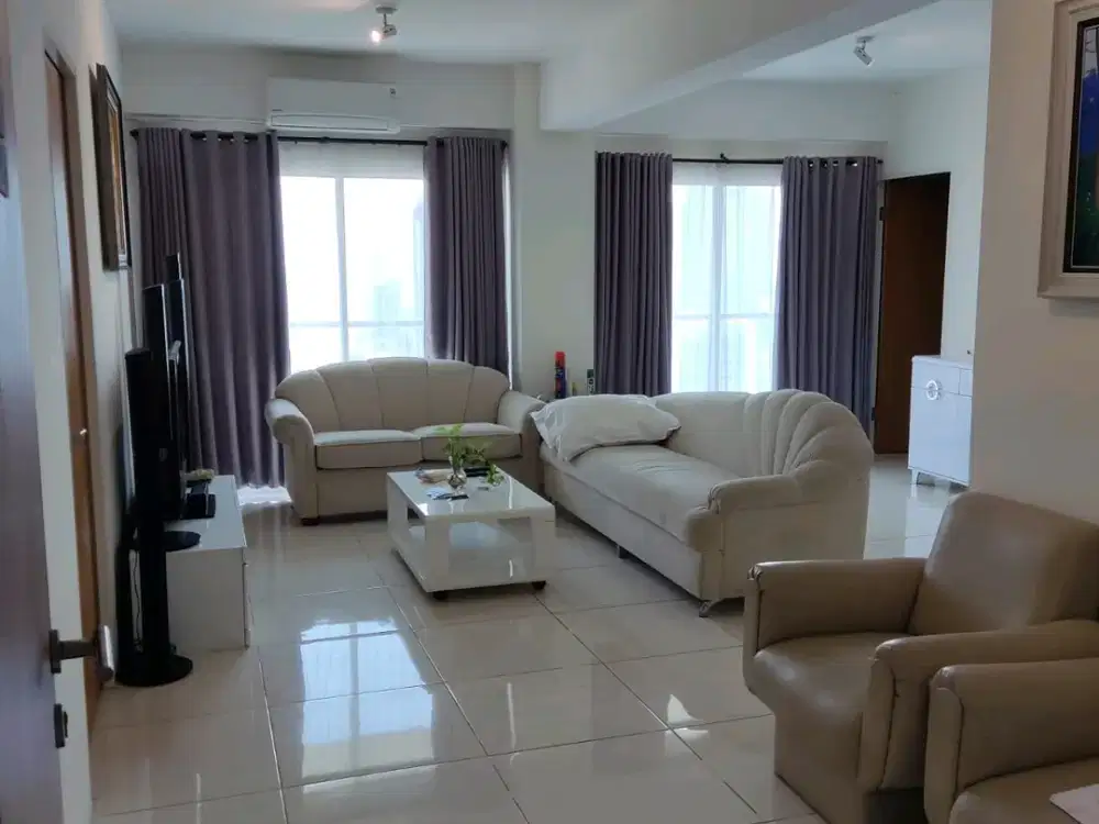 Disewakan Apartemen Puncak Bukit Golf 3BR Tower B LT28 LT104M Furnish Dekat Pakuwon Mall Surabaya Barat