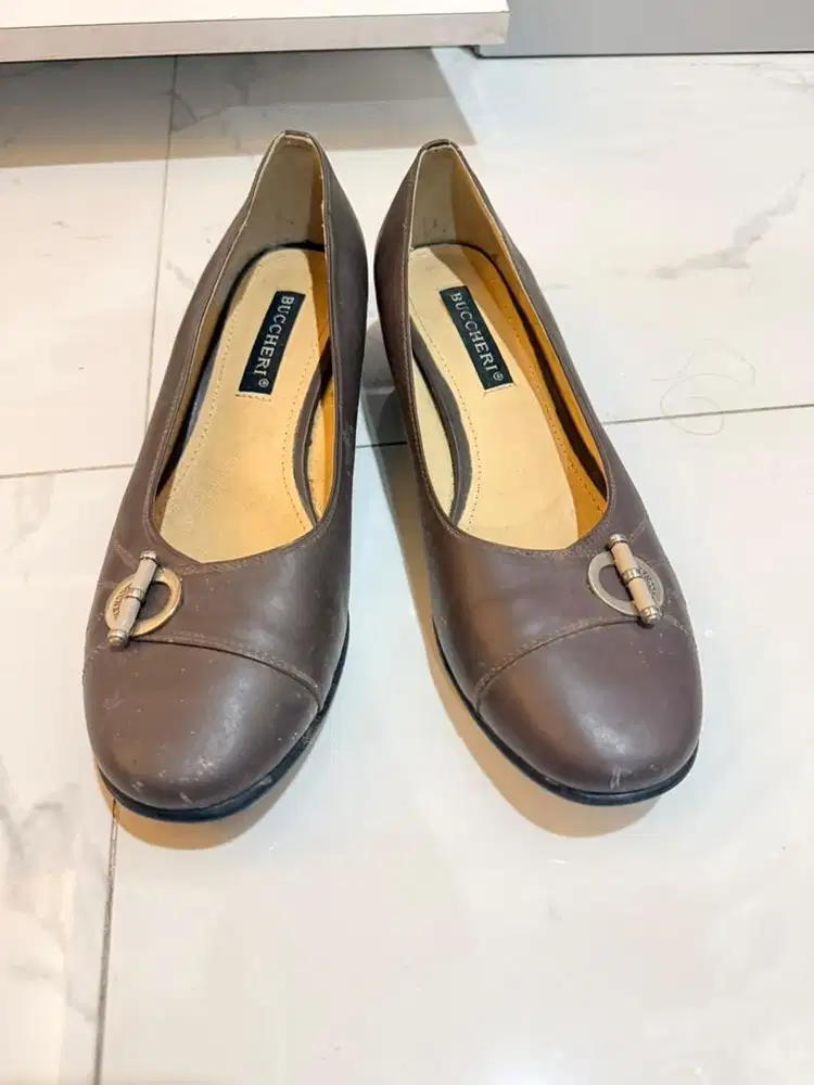 Sepatu kerja buccheri leather kulit coklat heel 3 cm preloved
