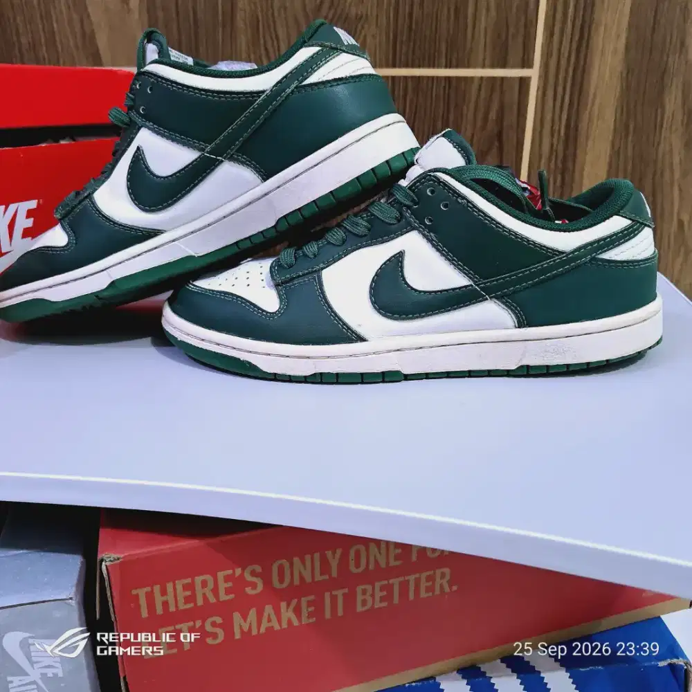 Nike Dunk Low Michigan State Size 41