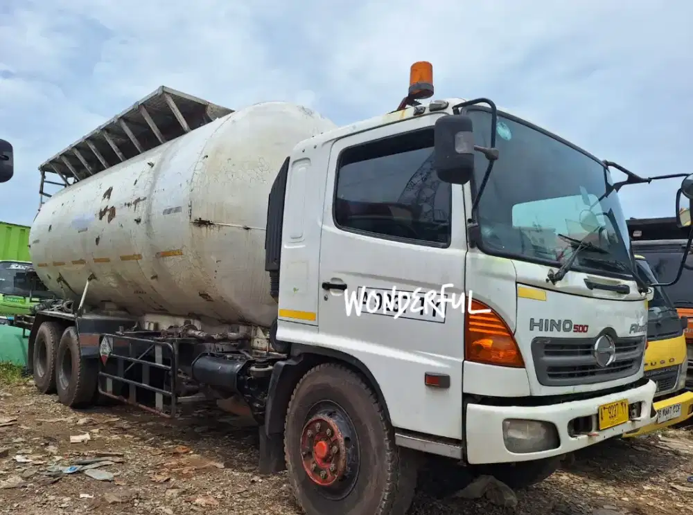 Hino Lohan FL 260 JT Tronton 6×2 Tangki Hi Blow Semen28000Ltr BioSolar