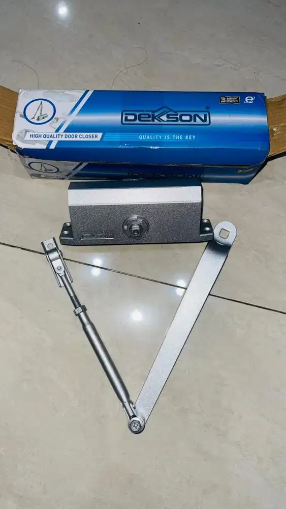 Door closer dekkson baru buka dus