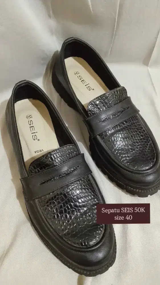 SEIS Vega Sepatu Docmart Wanita / Loafers Wanita