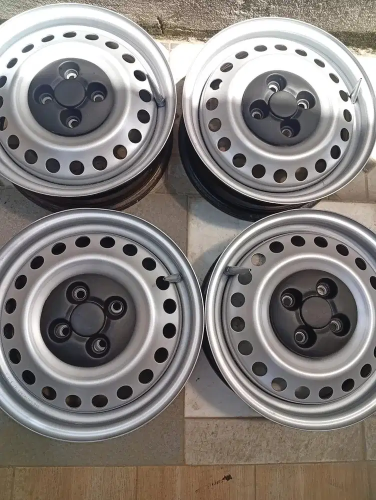 Velg 15 oemlook pcd 4x100 brio agya mobilio jazz yaris vios