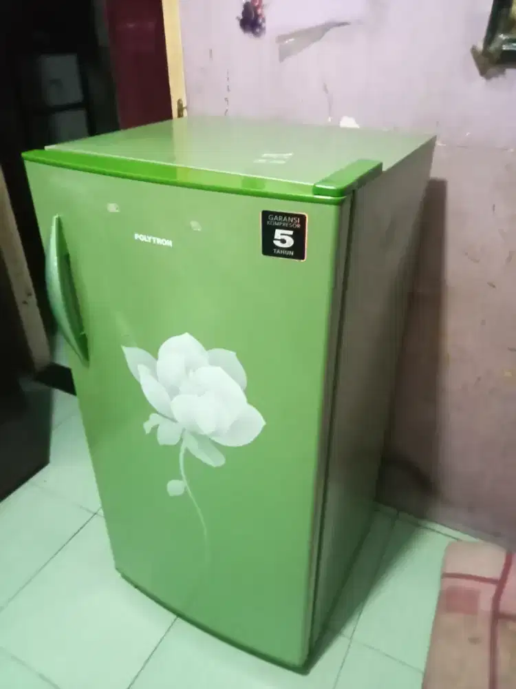 Polytron 1 pintu minimalis normal