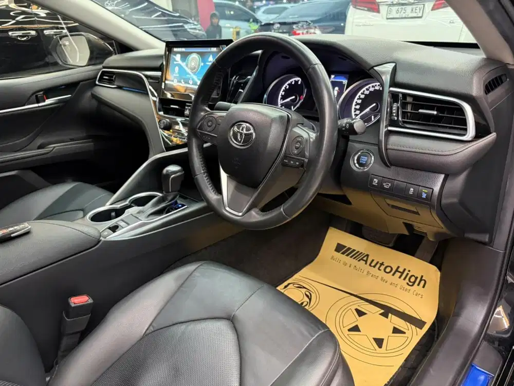 DP10% [Km24.000] Camry V 2022 Black Reg 2023 #AUTOHIGH