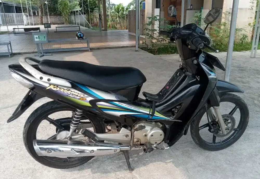 Honda Karisma 125D Pemakai, Surat Lengkap, Bodi Rapih.
