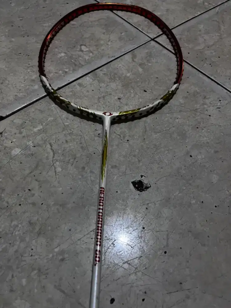 astec aerotornado60s   badminton raket racket bulutangkis