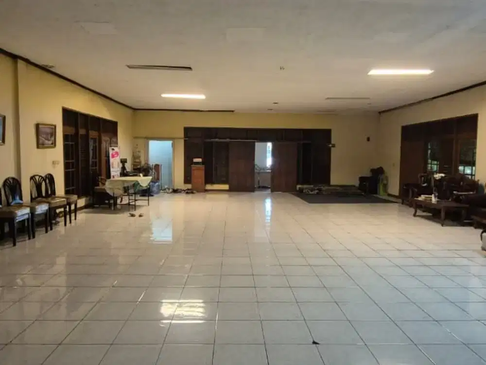 Sewa Bangunan Mainroad Soekarno Hatta  Sangat Strategis untuk Usaha, Kantor maupun Bank   Luas tanah -+600 m² Luas bangunan -+400 meter²  Air jet