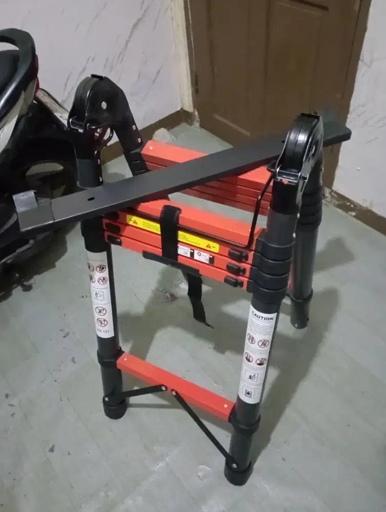 Tangga Teleskopik 2.1M