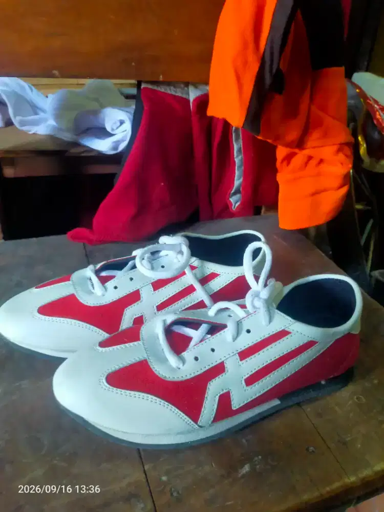 Sepatu uk39 tidak pernah d pakai dri beli