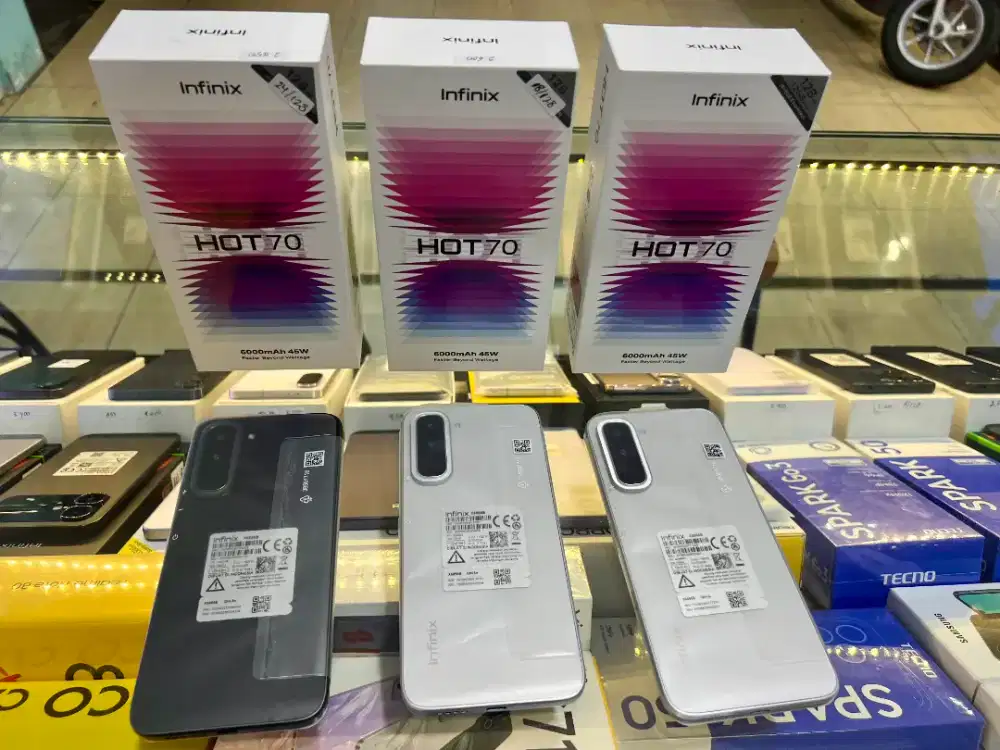 INFINIX HOT 70 (RAM 12 (4+8/128GB)
GARANSI RESMI INDONESIA