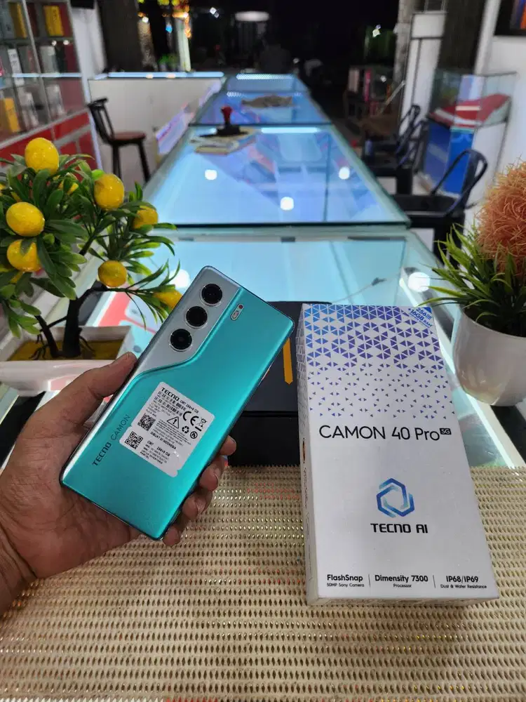 Tecno Camon 40 Pro 5G Ram (8+8) 16Gb/ 256GB Fullset Mulus Like New