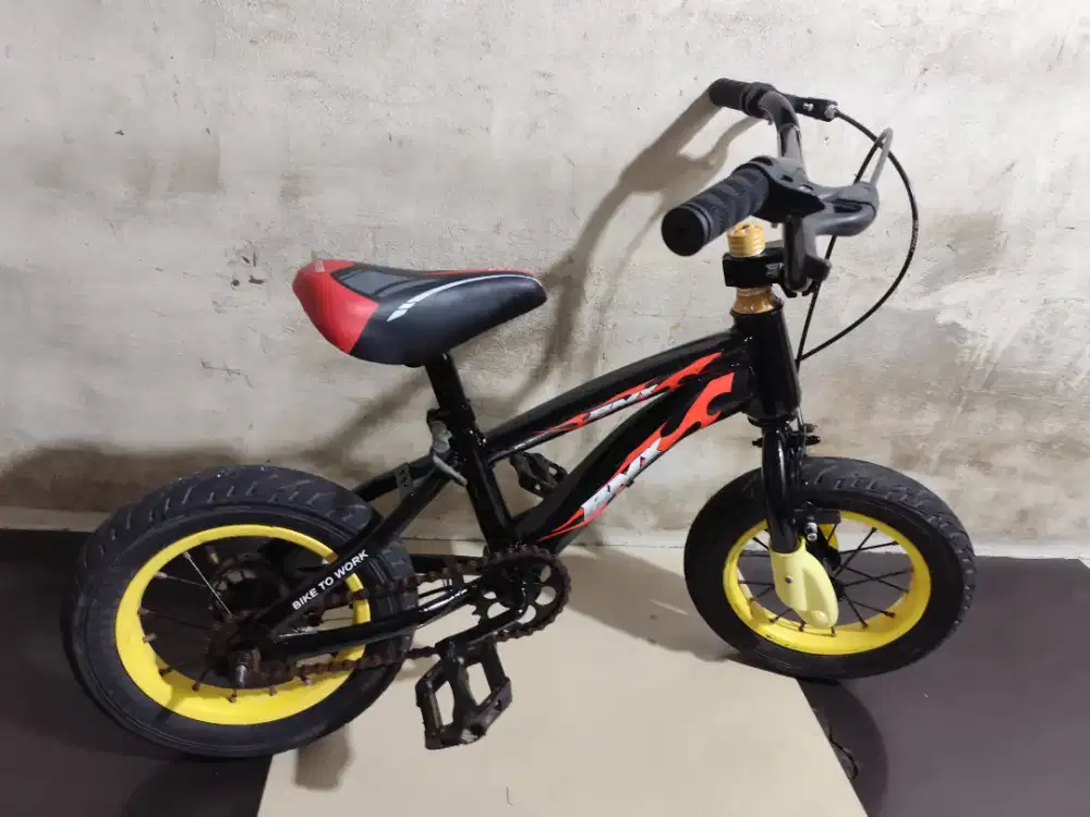 Sepeda bmx ukuran 12 siap pakai