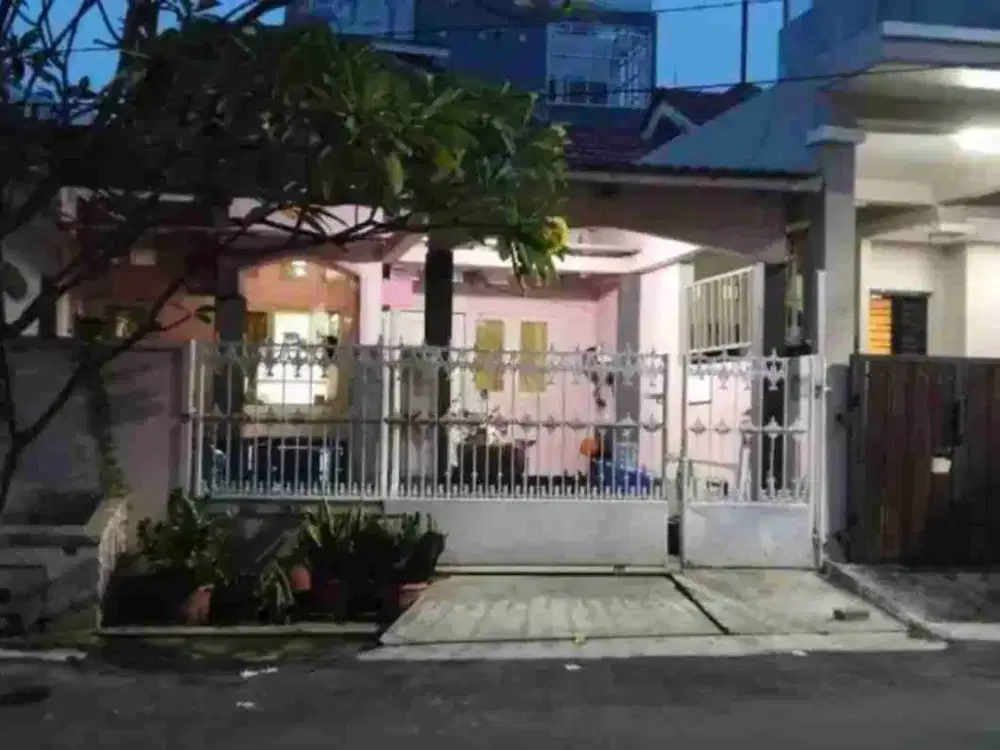 dijual rumah 2 lantai murah 1.45 M siap huni LT 108 LB 140 depan taman bebas bsnjir