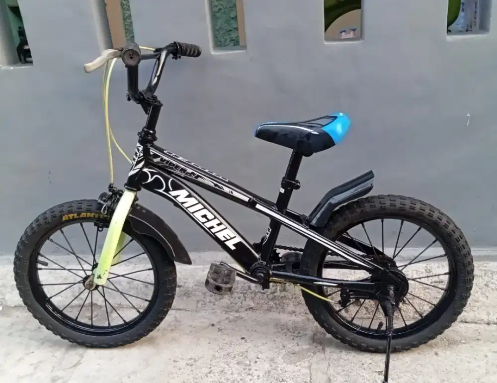 sepeda BMX ukuran 16 kondisi normal