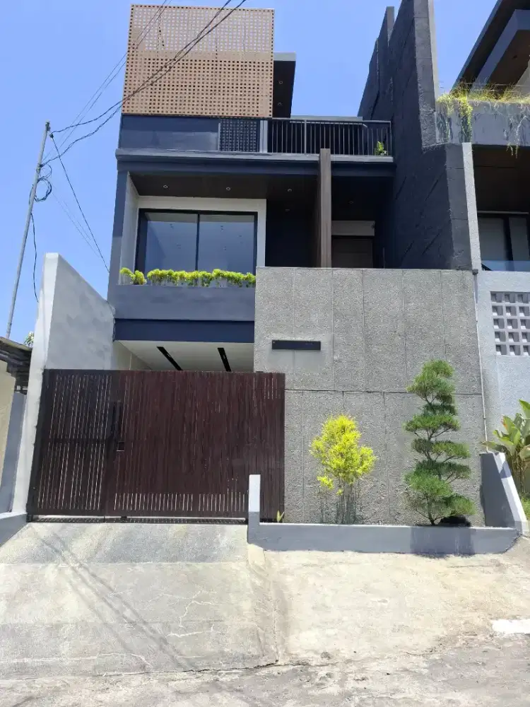 DI JUAL RUMAH MEWAH BARU DI KARANG SARI, DENPASAR - BALI