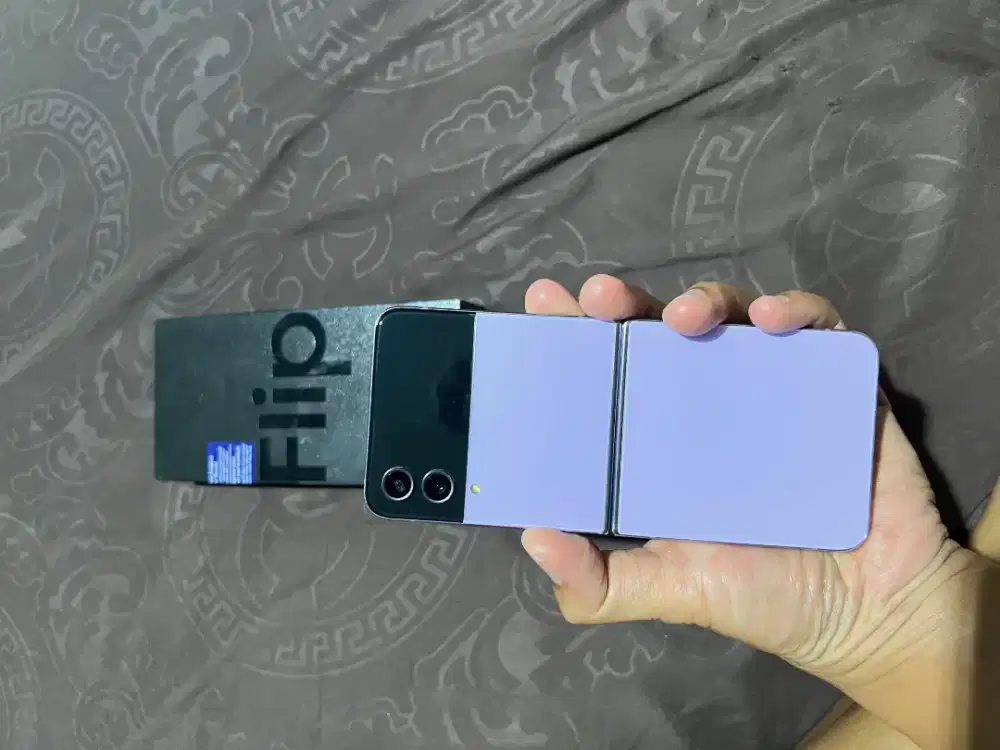 Samsung Flip 4 8/128GB Fullset Original SEIN