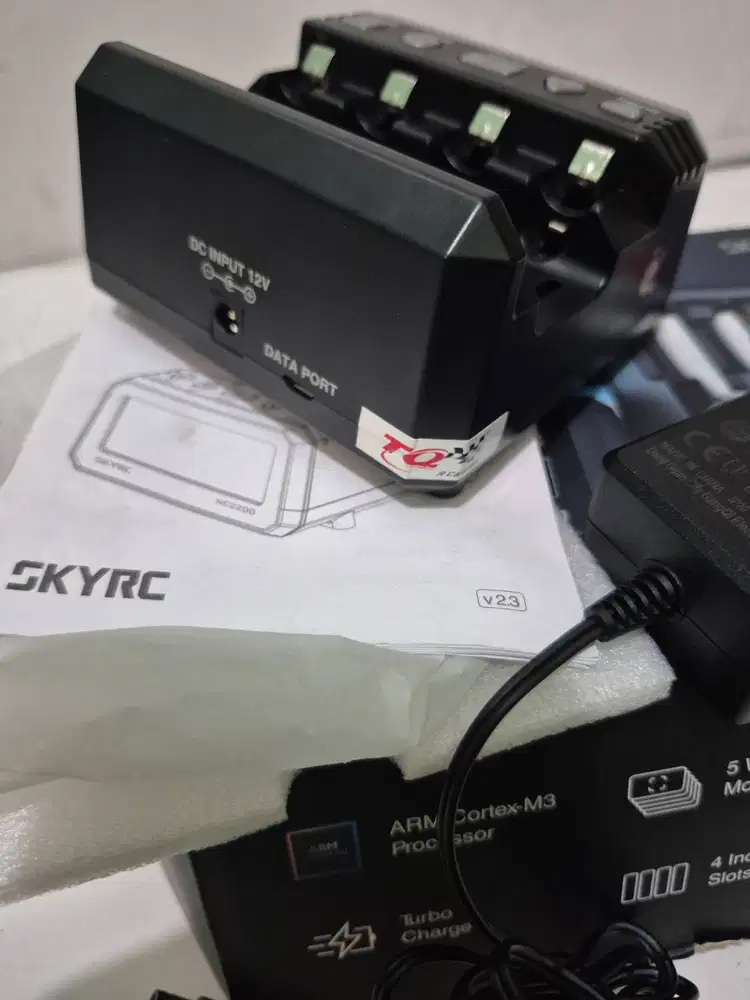 Charger tamiya Skyrc 2200