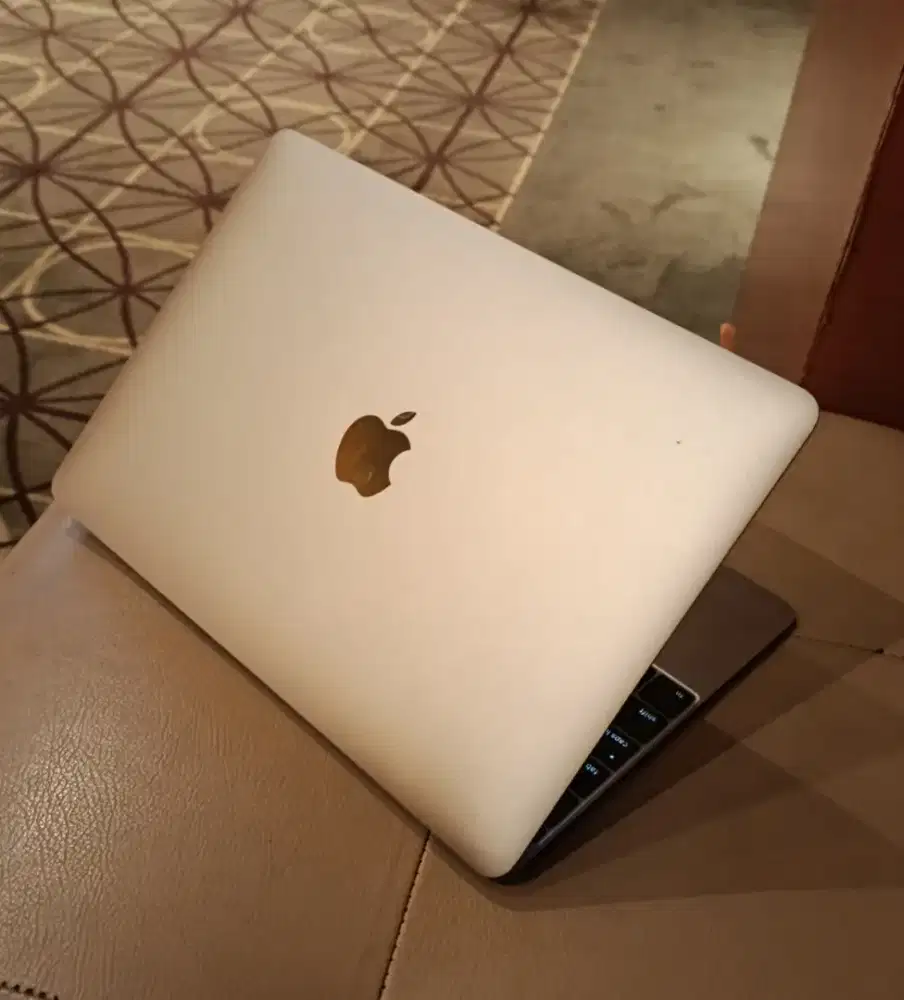 Macbook Air Core I5 mulus Baterai baru boleh tuker tambah