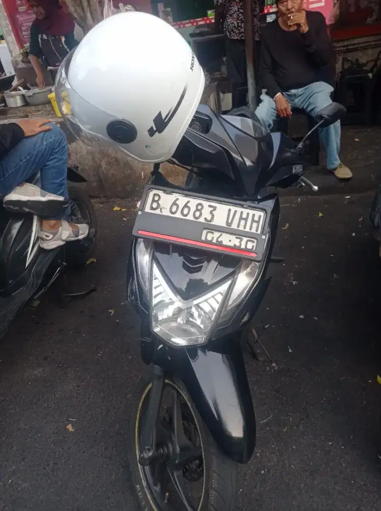 Honda bekas warna jingga