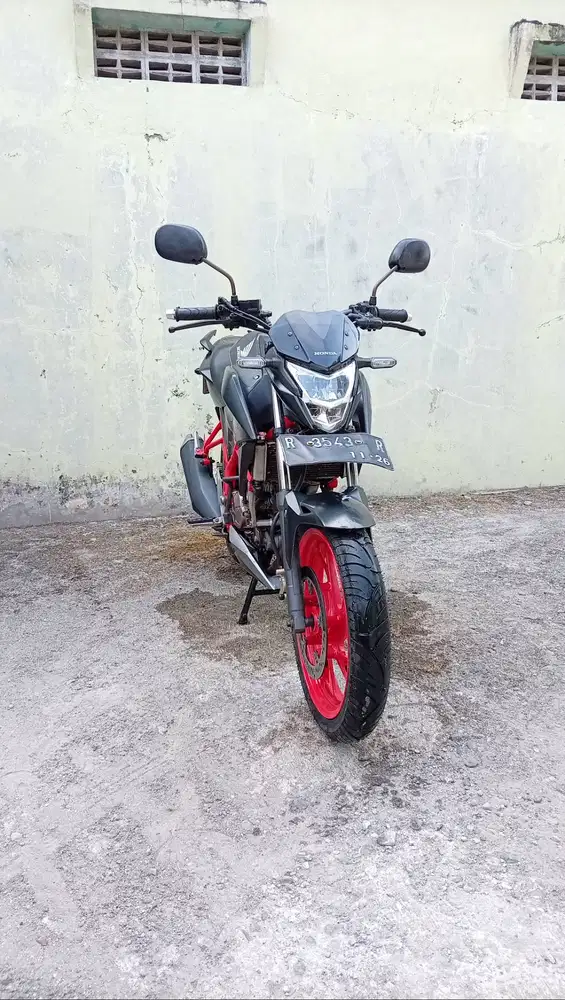 Bismillah jual CB150R SE th 2016