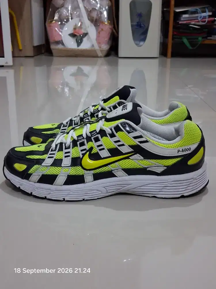 Original Nike P6000 Lemon Venom
Size 44 Insole 29cm
