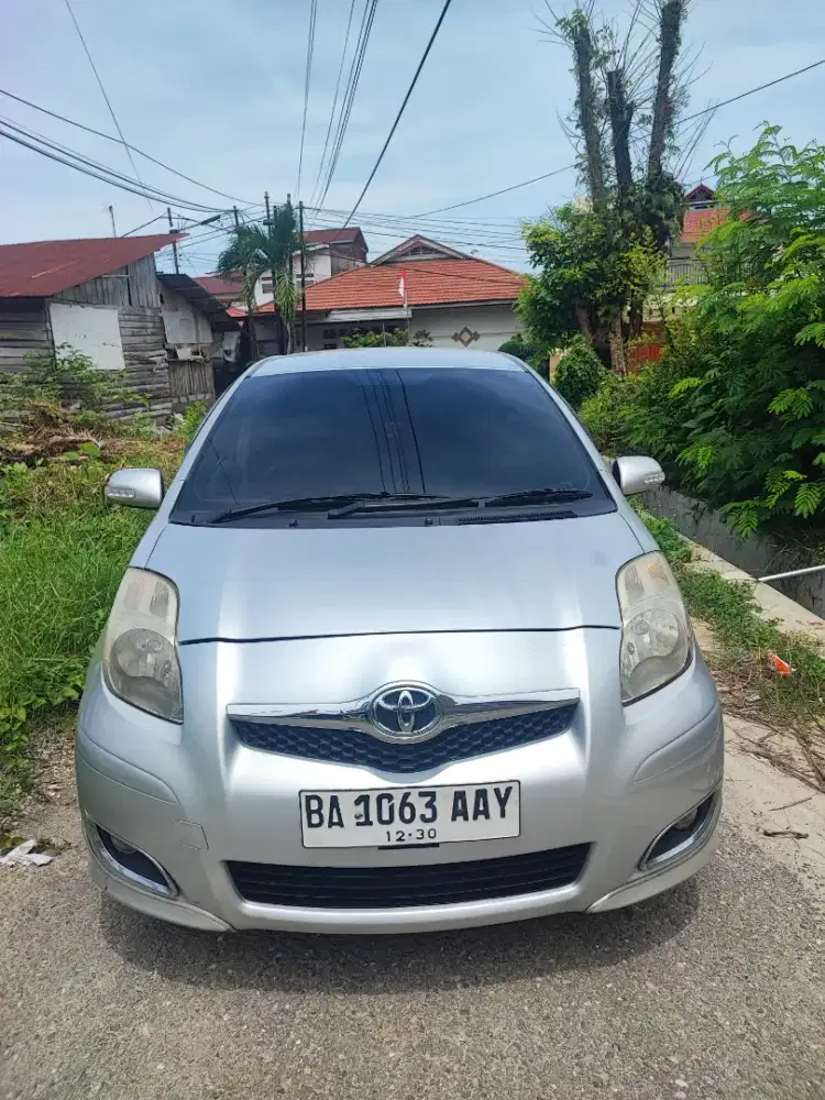 DIJUAL TOYOTA YARIS E MANUAL TAHUN 2011